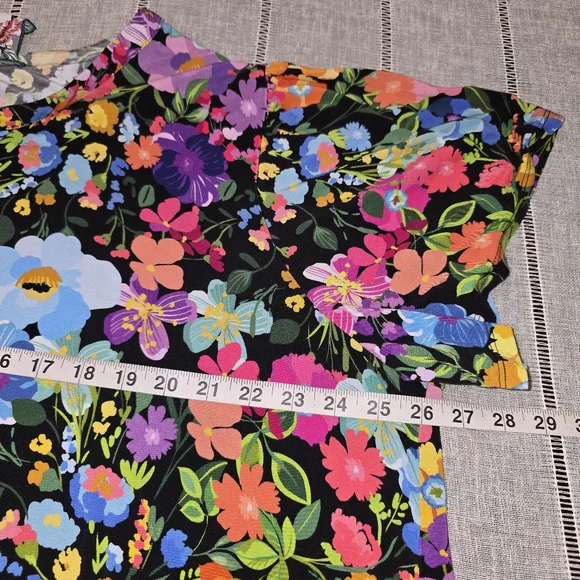 Johnny Was Wild Bloom FLUTTER SLEEVE HENLEY Woman’s Size 2x - Picture 12 of 16
